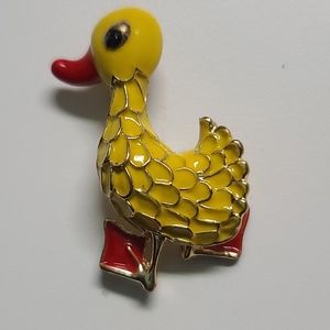 Yellow enameled duck vrooch